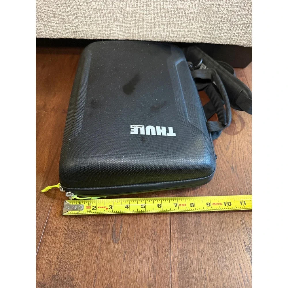 Thule Gauntlet Hard Shell Laptop Attache Case Black 13 inch Shoulder Bag Bag